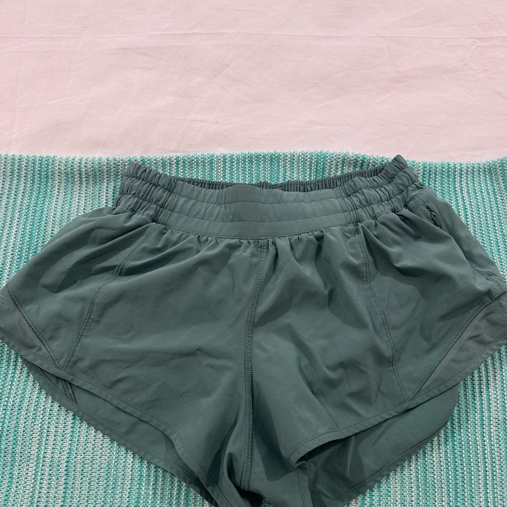 Lululemon Athletica Green Athletic Shorts Lightweight Moisture-Wicking